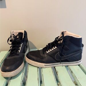 Nike Men's Navy and White High-Top Sneakers